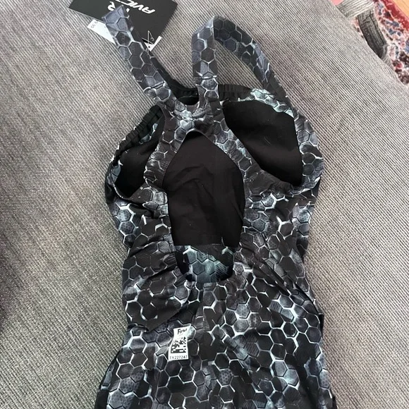 NWT: TYR Women's Avictor 2.0 Swimsuit in Black and Gray, Open Back - Picture 3 of 9